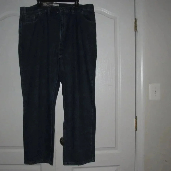 ST. JOHN’S BAY Easy Fit Men’s (100% cotton) Dark Wash Jeans Size 44” x 30” - Picture 1 of 8